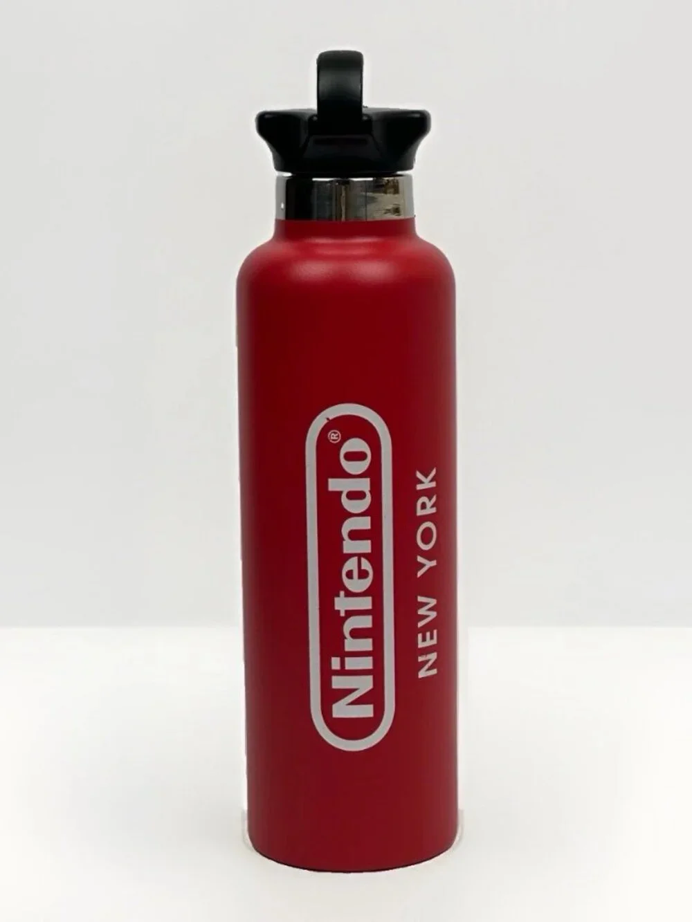 🎮 Nintendo New York Store H2GO 24oz Insulated Stainless Steel Water Bottle Red